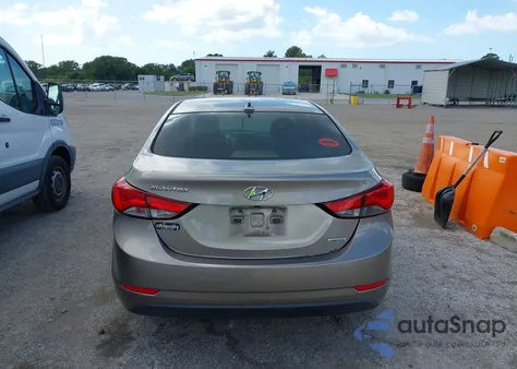 2016 Hyundai Elantra Limited z USA, uszkodzony, nr VIN 5NPDH4AE9GH677315